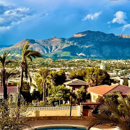 Vakantiehuis Albir *